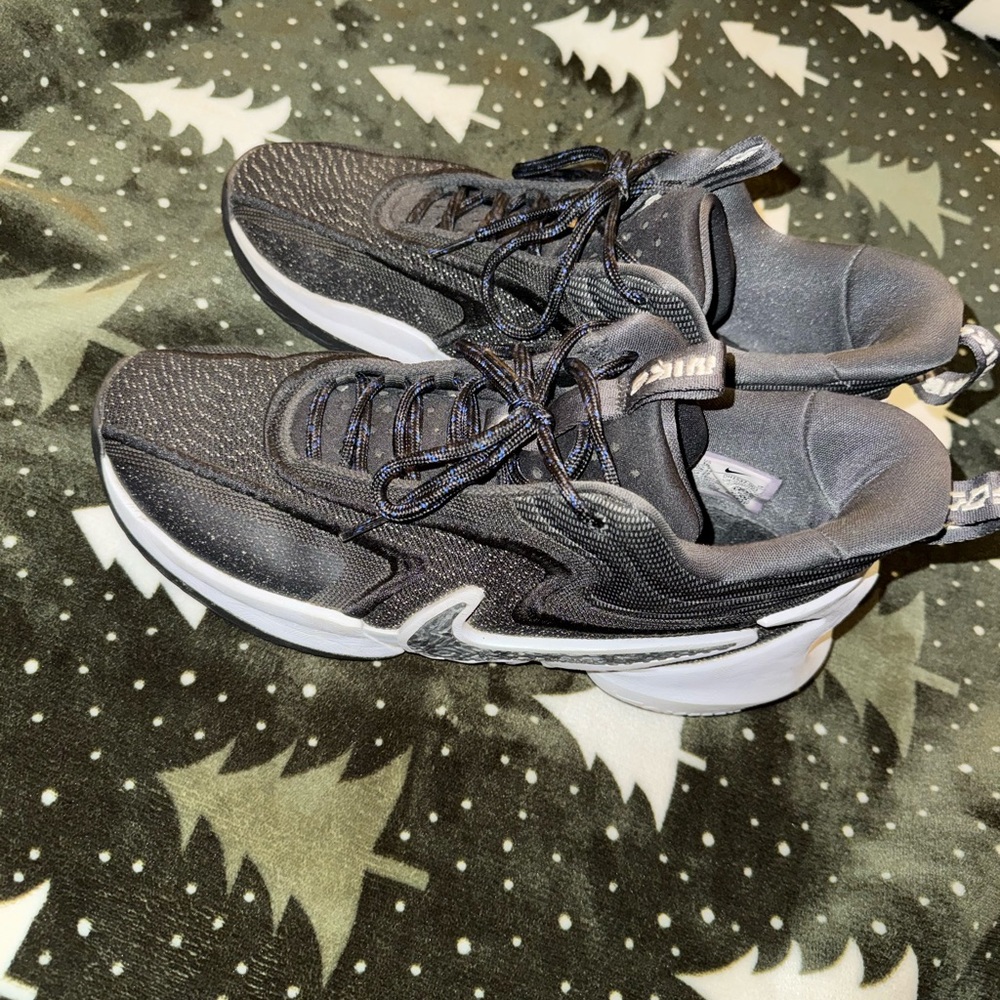 Nike Cosmic Unity 2 basketball shoes size 10